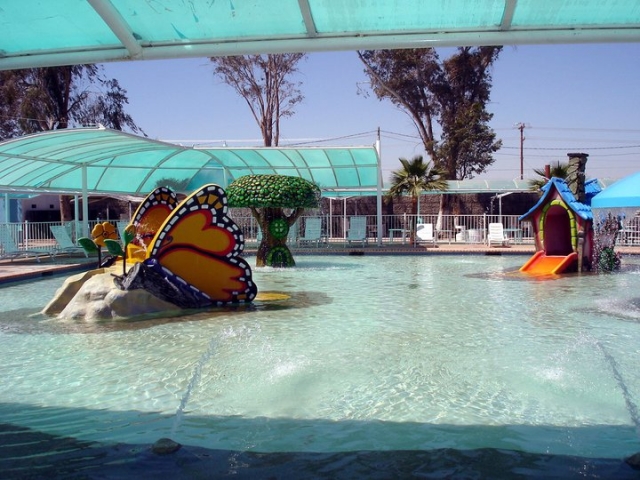 Juegos y chapoteaderos